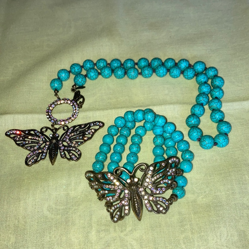 KIRK’s FOLLY 2 pc. Set turq. color necklace & bracelet w/3” butterfly. $112